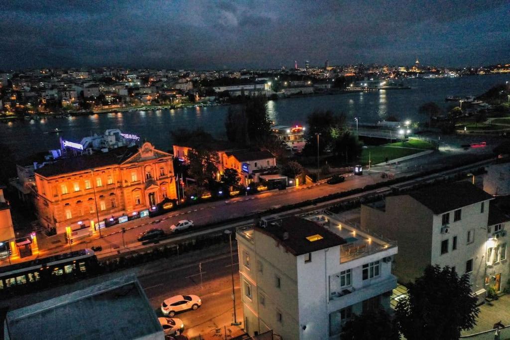 Waterfront Apartment By The Tram - Terrace With Dome & Golden Horn View In Fatih Stambuł Zewnętrze zdjęcie